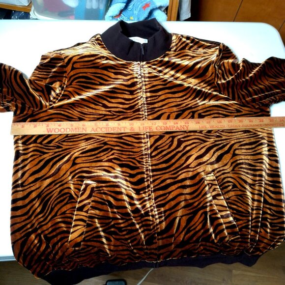 Susan Graver Sweatshirt Shirt XL Brown Velour Tiger Cat Animal Print Full Zip Up - Picture 7 of 12
